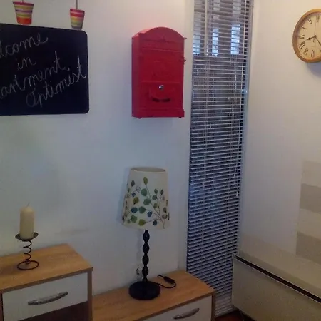 Otto E Mezzo Apartment