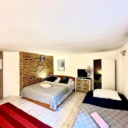 Apartment Otto E Mezzo *